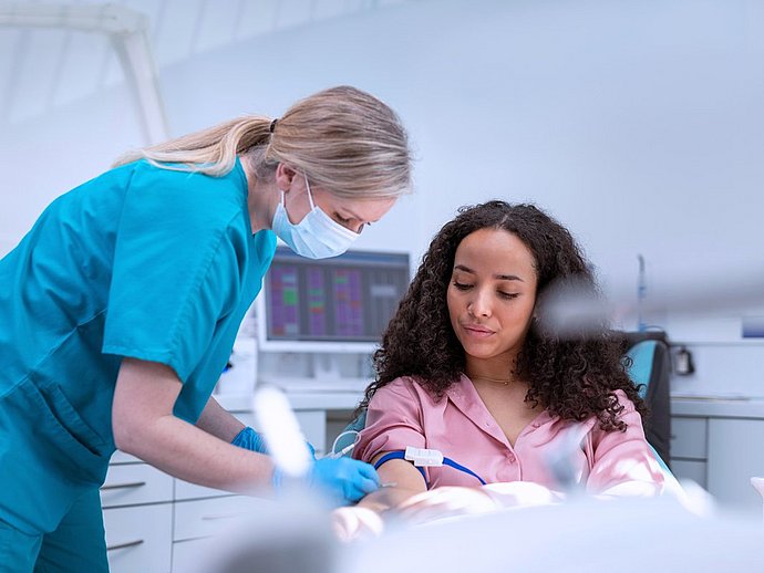 How do nurses deal with needle-phobic patients?