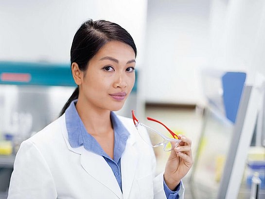 5 Tips for Improving Laboratory Efficiency in 2021)